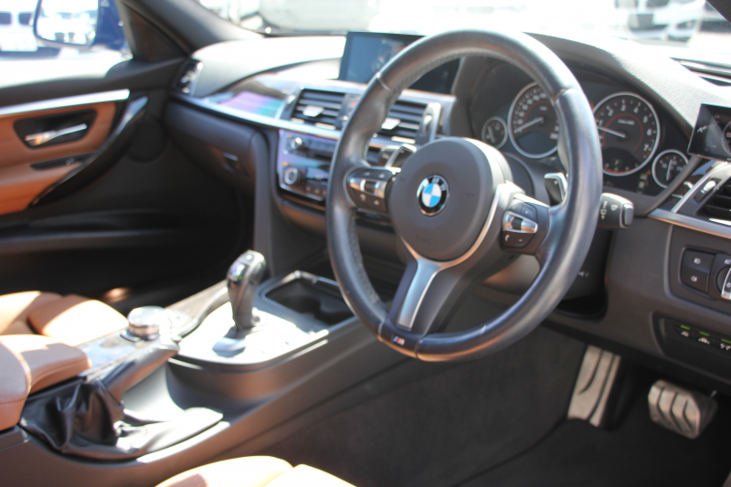 BMW 3シリーズ 340i Mｽﾎﾟｰﾂ 後期LCI 1ｵｰﾅ ｻﾝﾙｰﾌ ｻﾄﾞﾙﾌﾞﾗｳﾝ革 直6ﾀｰﾎﾞB58B30A 326馬力 ACｼｭﾆｯﾂｧ-ｻｽ ｵﾌﾟｼｮﾝ19AW LEDﾍｯﾄﾞﾗｲﾄ&ﾃｰﾙ&ﾌｫｸﾞHDDﾅﾋﾞTV 追従ACC HUD ﾚｰﾝﾁｪﾝｼﾞ警告 衝突軽減ﾌﾞﾚｰｷ 車線逸脱警告 歩行者警告 2年保証