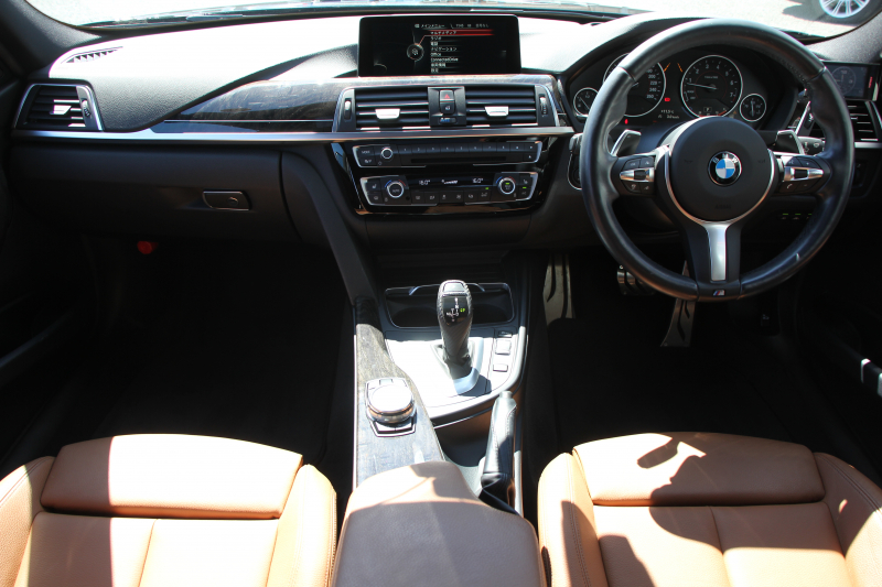 BMW 3シリーズ 340i Mｽﾎﾟｰﾂ 後期LCI 1ｵｰﾅ ｻﾝﾙｰﾌ ｻﾄﾞﾙﾌﾞﾗｳﾝ革 直6ﾀｰﾎﾞB58B30A 326馬力 ACｼｭﾆｯﾂｧ-ｻｽ ｵﾌﾟｼｮﾝ19AW LEDﾍｯﾄﾞﾗｲﾄ&ﾃｰﾙ&ﾌｫｸﾞHDDﾅﾋﾞTV 追従ACC HUD ﾚｰﾝﾁｪﾝｼﾞ警告 衝突軽減ﾌﾞﾚｰｷ 車線逸脱警告 歩行者警告 2年保証