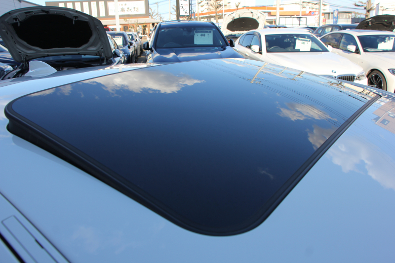 BMW 3シリーズ 320d Mｽﾎﾟｰﾂ 後期 新ｴﾝｼﾞﾝ ｻﾝﾙｰﾌ ｼｰﾄﾋｰﾀｰ ﾀｯﾁ画面HDDﾅﾋﾞMﾊﾟﾌｫｰﾏﾝｽﾌﾛﾝﾄｽﾎﾟｲﾗｰ ﾄﾗﾝｸｽﾎﾟｲﾗｰ LEDﾍｯﾄﾞﾗｲﾄ 追従ACC ﾚｰﾝﾁｪﾝｼﾞ警告 衝突軽減ﾌﾞﾚｰｷ 車線逸脱警告 歩行者警告 2年保証