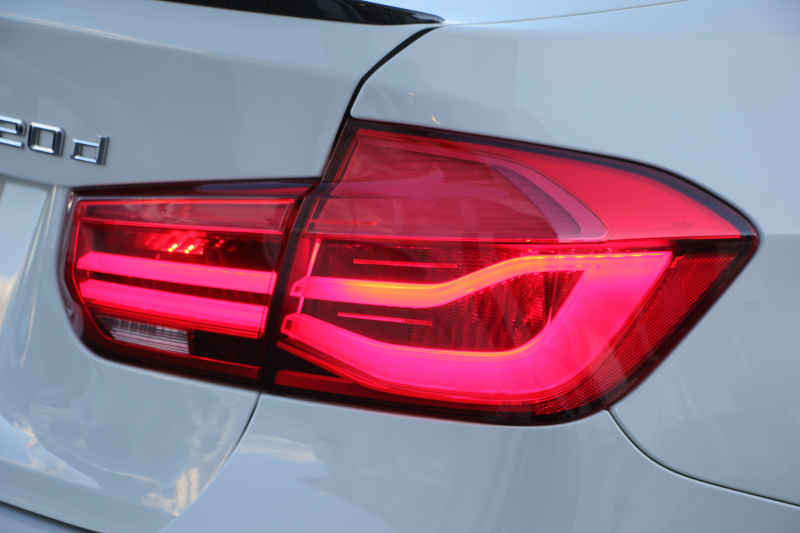 BMW 3シリーズ 320d Mｽﾎﾟｰﾂ 後期 新ｴﾝｼﾞﾝ ｻﾝﾙｰﾌ ｼｰﾄﾋｰﾀｰ ﾀｯﾁ画面HDDﾅﾋﾞMﾊﾟﾌｫｰﾏﾝｽﾌﾛﾝﾄｽﾎﾟｲﾗｰ ﾄﾗﾝｸｽﾎﾟｲﾗｰ LEDﾍｯﾄﾞﾗｲﾄ 追従ACC ﾚｰﾝﾁｪﾝｼﾞ警告 衝突軽減ﾌﾞﾚｰｷ 車線逸脱警告 歩行者警告 2年保証