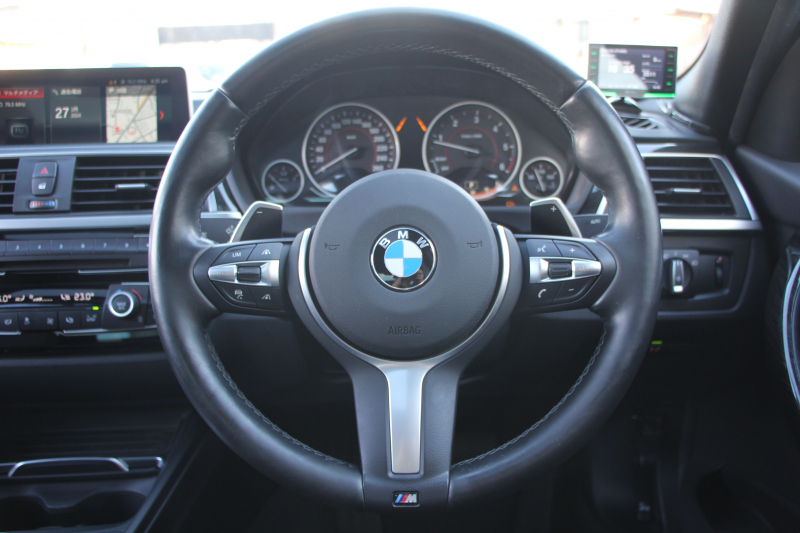 BMW 3シリーズ 320d Mｽﾎﾟｰﾂ 後期 新ｴﾝｼﾞﾝ ｻﾝﾙｰﾌ ｼｰﾄﾋｰﾀｰ ﾀｯﾁ画面HDDﾅﾋﾞMﾊﾟﾌｫｰﾏﾝｽﾌﾛﾝﾄｽﾎﾟｲﾗｰ ﾄﾗﾝｸｽﾎﾟｲﾗｰ LEDﾍｯﾄﾞﾗｲﾄ 追従ACC ﾚｰﾝﾁｪﾝｼﾞ警告 衝突軽減ﾌﾞﾚｰｷ 車線逸脱警告 歩行者警告 2年保証