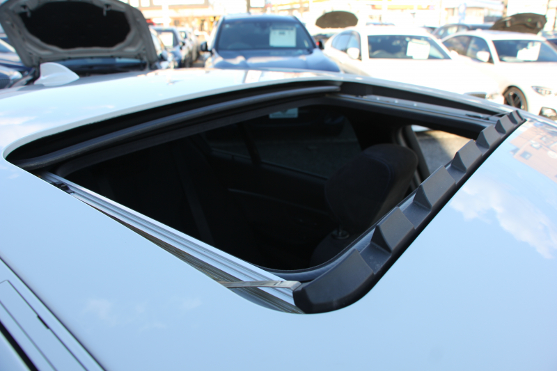 BMW 3シリーズ 320d Mｽﾎﾟｰﾂ 後期 新ｴﾝｼﾞﾝ ｻﾝﾙｰﾌ ｼｰﾄﾋｰﾀｰ ﾀｯﾁ画面HDDﾅﾋﾞMﾊﾟﾌｫｰﾏﾝｽﾌﾛﾝﾄｽﾎﾟｲﾗｰ ﾄﾗﾝｸｽﾎﾟｲﾗｰ LEDﾍｯﾄﾞﾗｲﾄ 追従ACC ﾚｰﾝﾁｪﾝｼﾞ警告 衝突軽減ﾌﾞﾚｰｷ 車線逸脱警告 歩行者警告 2年保証