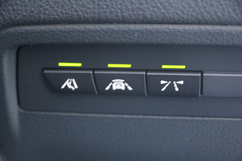 BMW 3シリーズ 320d Mｽﾎﾟｰﾂ 後期 新ｴﾝｼﾞﾝ ｻﾝﾙｰﾌ ｼｰﾄﾋｰﾀｰ ﾀｯﾁ画面HDDﾅﾋﾞMﾊﾟﾌｫｰﾏﾝｽﾌﾛﾝﾄｽﾎﾟｲﾗｰ ﾄﾗﾝｸｽﾎﾟｲﾗｰ LEDﾍｯﾄﾞﾗｲﾄ 追従ACC ﾚｰﾝﾁｪﾝｼﾞ警告 衝突軽減ﾌﾞﾚｰｷ 車線逸脱警告 歩行者警告 2年保証