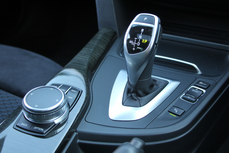 BMW 3シリーズ 320d Mｽﾎﾟｰﾂ 後期 新ｴﾝｼﾞﾝ ｻﾝﾙｰﾌ ｼｰﾄﾋｰﾀｰ ﾀｯﾁ画面HDDﾅﾋﾞMﾊﾟﾌｫｰﾏﾝｽﾌﾛﾝﾄｽﾎﾟｲﾗｰ ﾄﾗﾝｸｽﾎﾟｲﾗｰ LEDﾍｯﾄﾞﾗｲﾄ 追従ACC ﾚｰﾝﾁｪﾝｼﾞ警告 衝突軽減ﾌﾞﾚｰｷ 車線逸脱警告 歩行者警告 2年保証