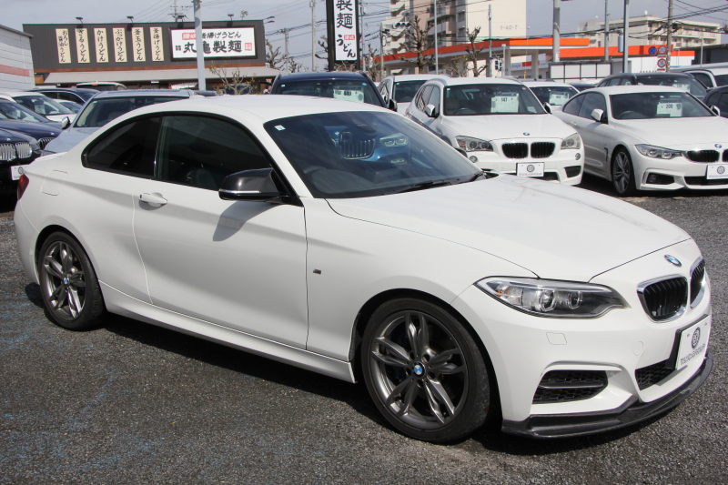BMW 2シリーズ M235i ｸｰﾍﾟ1ｵｰﾅ Mﾊﾟﾌｫｰﾏﾝｽﾏﾌﾗｰ 3Dﾃﾞｻﾞｲﾝﾌﾛﾝﾄｽﾎﾟｲﾗｰ 直6ﾀｰﾎﾞ326馬力 可変Mｻｽ 専用ﾌﾞﾚｰｷ 18AW 衝突軽減ﾌﾞﾚｰｷ 車線逸脱警告 歩行者警告 ﾌﾞﾚｰｷ付ｸﾙｺﾝ Bｶﾒﾗ HDDﾅﾋﾞBluetooth接続 ｽﾏｰﾄｷｰ ﾊﾟﾄﾞﾙｼﾌﾄ 8速AT ECOPROﾓｰﾄﾞ2年保証