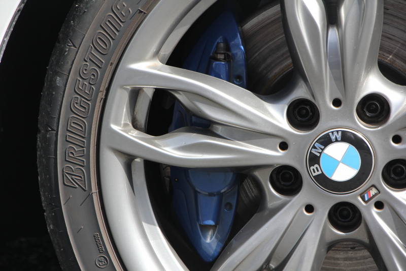 BMW 2シリーズ M235i ｸｰﾍﾟ1ｵｰﾅ Mﾊﾟﾌｫｰﾏﾝｽﾏﾌﾗｰ 3Dﾃﾞｻﾞｲﾝﾌﾛﾝﾄｽﾎﾟｲﾗｰ 直6ﾀｰﾎﾞ326馬力 可変Mｻｽ 専用ﾌﾞﾚｰｷ 18AW 衝突軽減ﾌﾞﾚｰｷ 車線逸脱警告 歩行者警告 ﾌﾞﾚｰｷ付ｸﾙｺﾝ Bｶﾒﾗ HDDﾅﾋﾞBluetooth接続 ｽﾏｰﾄｷｰ ﾊﾟﾄﾞﾙｼﾌﾄ 8速AT ECOPROﾓｰﾄﾞ2年保証