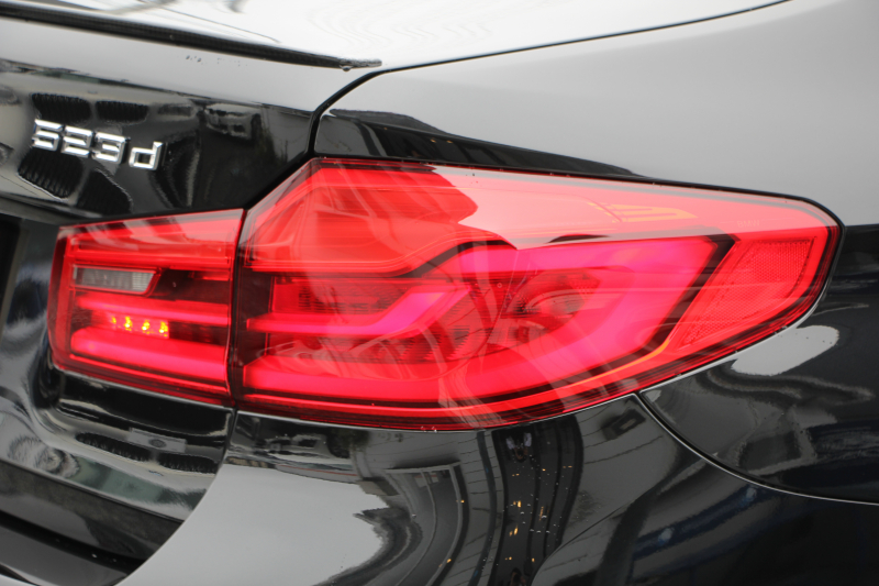 BMW 5シリーズ 523d ｴﾃﾞｨｼｮﾝﾐｯｼｮﾝｲﾝﾎﾟｯｼﾌﾞﾙ 特別仕様車 HUD ﾊｰﾏﾝｶｰﾄﾞﾝ 専用ﾌﾞﾗｯｸAW 追従ACC ｽﾃｱﾘﾝｸﾞｻﾎﾟｰﾄ LEDﾍｯﾄﾞﾗｲﾄ ｵｰﾄﾊｲﾋﾞｰﾑ ﾀｯﾁ画面HDDﾅﾋﾞTV 360度ﾊﾟﾉﾗﾏｶﾒﾗ Pｱｼｽﾄﾌﾟﾗｽ 電動ﾄﾗﾝｸ ｽﾏｰﾄｷｰ 2年保証