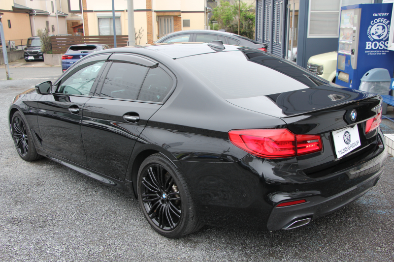 BMW 5シリーズ 523d ｴﾃﾞｨｼｮﾝﾐｯｼｮﾝｲﾝﾎﾟｯｼﾌﾞﾙ 特別仕様車 HUD ﾊｰﾏﾝｶｰﾄﾞﾝ 専用ﾌﾞﾗｯｸAW 追従ACC ｽﾃｱﾘﾝｸﾞｻﾎﾟｰﾄ LEDﾍｯﾄﾞﾗｲﾄ ｵｰﾄﾊｲﾋﾞｰﾑ ﾀｯﾁ画面HDDﾅﾋﾞTV 360度ﾊﾟﾉﾗﾏｶﾒﾗ Pｱｼｽﾄﾌﾟﾗｽ 電動ﾄﾗﾝｸ ｽﾏｰﾄｷｰ 2年保証