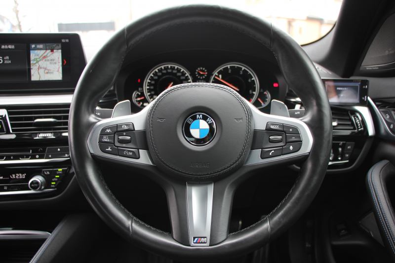 BMW 5シリーズ 523d ｴﾃﾞｨｼｮﾝﾐｯｼｮﾝｲﾝﾎﾟｯｼﾌﾞﾙ 特別仕様車 HUD ﾊｰﾏﾝｶｰﾄﾞﾝ 専用ﾌﾞﾗｯｸAW 追従ACC ｽﾃｱﾘﾝｸﾞｻﾎﾟｰﾄ LEDﾍｯﾄﾞﾗｲﾄ ｵｰﾄﾊｲﾋﾞｰﾑ ﾀｯﾁ画面HDDﾅﾋﾞTV 360度ﾊﾟﾉﾗﾏｶﾒﾗ Pｱｼｽﾄﾌﾟﾗｽ 電動ﾄﾗﾝｸ ｽﾏｰﾄｷｰ 2年保証