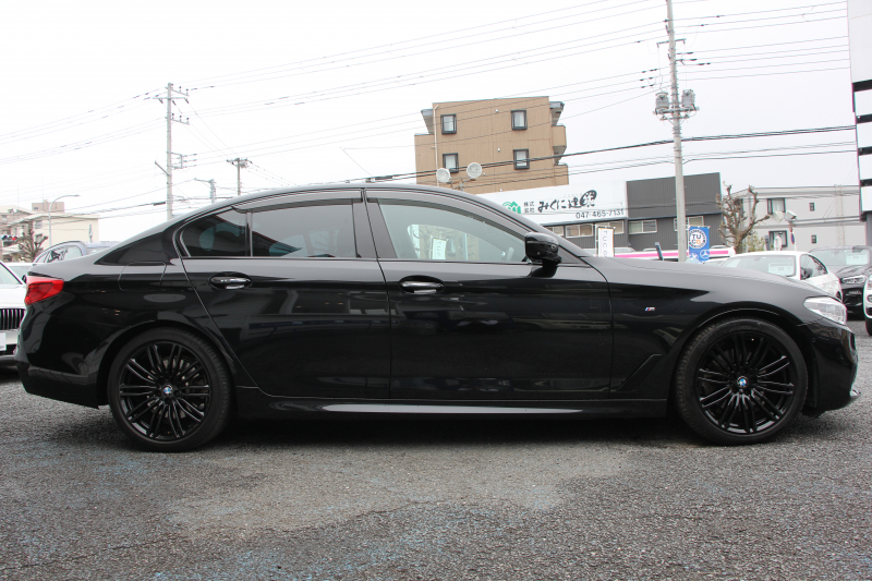 BMW 5シリーズ 523d ｴﾃﾞｨｼｮﾝﾐｯｼｮﾝｲﾝﾎﾟｯｼﾌﾞﾙ 特別仕様車 HUD ﾊｰﾏﾝｶｰﾄﾞﾝ 専用ﾌﾞﾗｯｸAW 追従ACC ｽﾃｱﾘﾝｸﾞｻﾎﾟｰﾄ LEDﾍｯﾄﾞﾗｲﾄ ｵｰﾄﾊｲﾋﾞｰﾑ ﾀｯﾁ画面HDDﾅﾋﾞTV 360度ﾊﾟﾉﾗﾏｶﾒﾗ Pｱｼｽﾄﾌﾟﾗｽ 電動ﾄﾗﾝｸ ｽﾏｰﾄｷｰ 2年保証