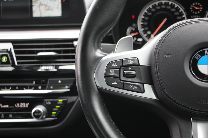 BMW 5シリーズ 523d ｴﾃﾞｨｼｮﾝﾐｯｼｮﾝｲﾝﾎﾟｯｼﾌﾞﾙ 特別仕様車 HUD ﾊｰﾏﾝｶｰﾄﾞﾝ 専用ﾌﾞﾗｯｸAW 追従ACC ｽﾃｱﾘﾝｸﾞｻﾎﾟｰﾄ LEDﾍｯﾄﾞﾗｲﾄ ｵｰﾄﾊｲﾋﾞｰﾑ ﾀｯﾁ画面HDDﾅﾋﾞTV 360度ﾊﾟﾉﾗﾏｶﾒﾗ Pｱｼｽﾄﾌﾟﾗｽ 電動ﾄﾗﾝｸ ｽﾏｰﾄｷｰ 2年保証