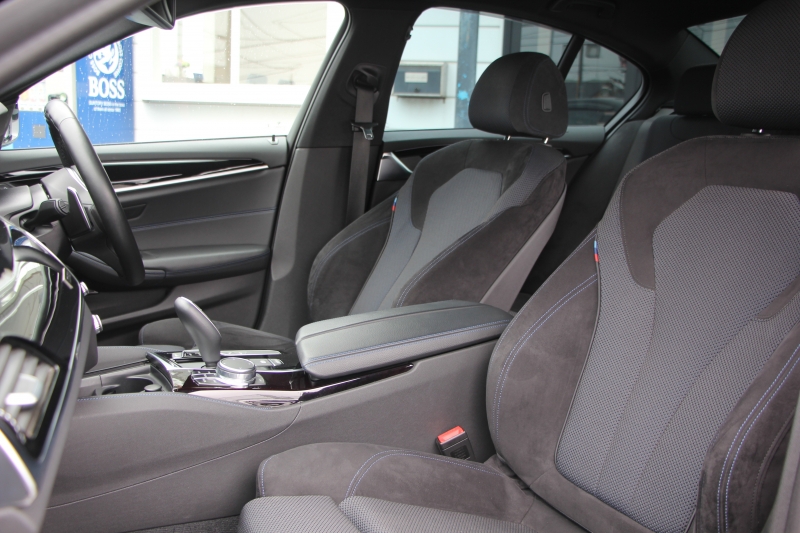 BMW 5シリーズ 523d ｴﾃﾞｨｼｮﾝﾐｯｼｮﾝｲﾝﾎﾟｯｼﾌﾞﾙ 特別仕様車 HUD ﾊｰﾏﾝｶｰﾄﾞﾝ 専用ﾌﾞﾗｯｸAW 追従ACC ｽﾃｱﾘﾝｸﾞｻﾎﾟｰﾄ LEDﾍｯﾄﾞﾗｲﾄ ｵｰﾄﾊｲﾋﾞｰﾑ ﾀｯﾁ画面HDDﾅﾋﾞTV 360度ﾊﾟﾉﾗﾏｶﾒﾗ Pｱｼｽﾄﾌﾟﾗｽ 電動ﾄﾗﾝｸ ｽﾏｰﾄｷｰ 2年保証