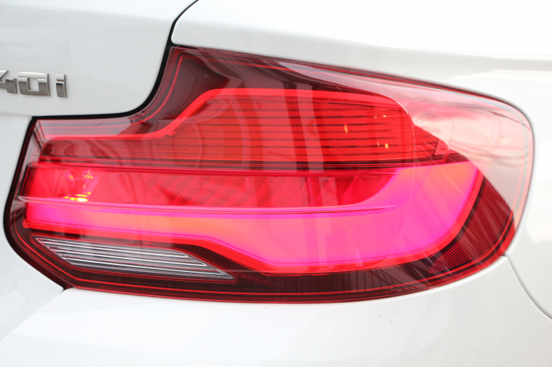 BMW 2シリーズ M240i ｸｰﾍﾟ後期 Mﾊﾟﾌｫｰﾏﾝｽｴｱﾛ仕様 ﾌﾛﾝﾄ&ｻｲﾄﾞｽﾎﾟｲﾗｰ ﾘｱﾃﾞｨﾌｭｰｻﾞｰ ｶｰﾎﾞﾝｲﾝﾃﾘｱ 直6ﾀｰﾎﾞ340馬力 可変Mｻｽ ｼﾞｪｯﾄﾌﾞﾗｯｸ18AW LEDﾍｯﾄﾞﾗｲﾄ&ﾃｰﾙ ﾀｯﾁﾊﾟﾈﾙ対応ﾅﾋﾞ新ﾙｰﾑﾐﾗｰ 追従ACC 衝突軽減ﾌﾞﾚｰｷ ｼｰﾄﾋｰﾀｰ 2年保証