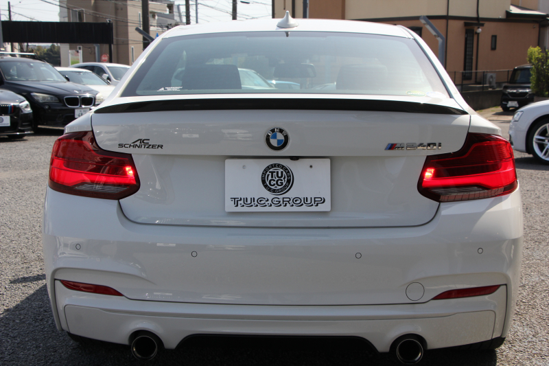 BMW 2シリーズ M240i ｸｰﾍﾟ後期 Mﾊﾟﾌｫｰﾏﾝｽｴｱﾛ仕様 ﾌﾛﾝﾄ&ｻｲﾄﾞｽﾎﾟｲﾗｰ ﾘｱﾃﾞｨﾌｭｰｻﾞｰ ｶｰﾎﾞﾝｲﾝﾃﾘｱ 直6ﾀｰﾎﾞ340馬力 可変Mｻｽ ｼﾞｪｯﾄﾌﾞﾗｯｸ18AW LEDﾍｯﾄﾞﾗｲﾄ&ﾃｰﾙ ﾀｯﾁﾊﾟﾈﾙ対応ﾅﾋﾞ新ﾙｰﾑﾐﾗｰ 追従ACC 衝突軽減ﾌﾞﾚｰｷ ｼｰﾄﾋｰﾀｰ 2年保証