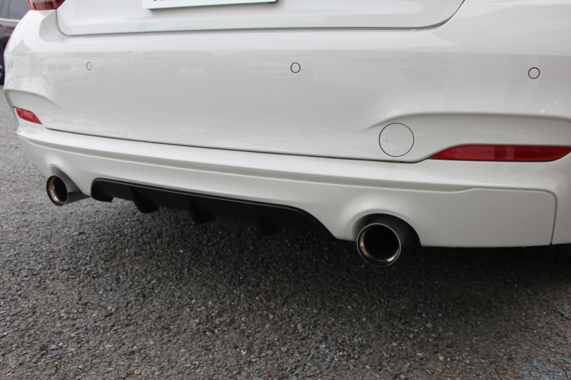 BMW 2シリーズ M240i ｸｰﾍﾟ後期 Mﾊﾟﾌｫｰﾏﾝｽｴｱﾛ仕様 ﾌﾛﾝﾄ&ｻｲﾄﾞｽﾎﾟｲﾗｰ ﾘｱﾃﾞｨﾌｭｰｻﾞｰ ｶｰﾎﾞﾝｲﾝﾃﾘｱ 直6ﾀｰﾎﾞ340馬力 可変Mｻｽ ｼﾞｪｯﾄﾌﾞﾗｯｸ18AW LEDﾍｯﾄﾞﾗｲﾄ&ﾃｰﾙ ﾀｯﾁﾊﾟﾈﾙ対応ﾅﾋﾞ新ﾙｰﾑﾐﾗｰ 追従ACC 衝突軽減ﾌﾞﾚｰｷ ｼｰﾄﾋｰﾀｰ 2年保証