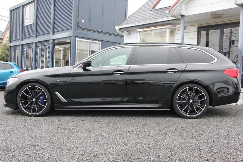 BMW 5シリーズ 530i ﾂｰﾘﾝｸﾞMｽﾎﾟｰﾂ ﾃﾞﾋﾞｭｰP 1ｵｰﾅ 252馬力 全ﾋｰﾀｰﾍﾞｰｼﾞｭ本革 ｿﾌﾄｸﾛｰｽﾞﾄﾞｱ HUD ｼﾞｪｽﾁｬｰC 追従ACC ｽﾃｱﾘﾝｸﾞｻﾎﾟｰﾄ ｵﾌﾟｼｮﾝ20AW LEDﾍｯﾄﾞﾗｲﾄ ｵｰﾄﾊｲﾋﾞｰﾑ ﾀｯﾁ画面HDDﾅﾋﾞTV 2年保証