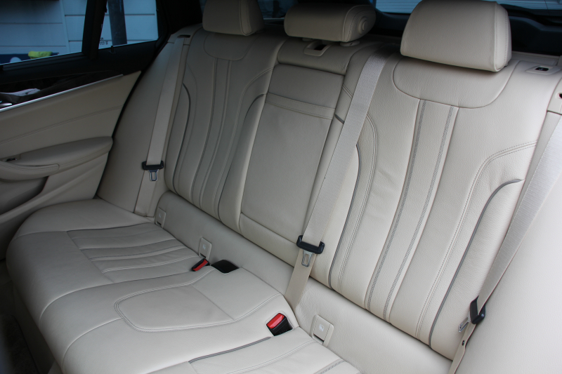 BMW 5シリーズ 530i ﾂｰﾘﾝｸﾞMｽﾎﾟｰﾂ ﾃﾞﾋﾞｭｰP 1ｵｰﾅ 252馬力 全ﾋｰﾀｰﾍﾞｰｼﾞｭ本革 ｿﾌﾄｸﾛｰｽﾞﾄﾞｱ HUD ｼﾞｪｽﾁｬｰC 追従ACC ｽﾃｱﾘﾝｸﾞｻﾎﾟｰﾄ ｵﾌﾟｼｮﾝ20AW LEDﾍｯﾄﾞﾗｲﾄ ｵｰﾄﾊｲﾋﾞｰﾑ ﾀｯﾁ画面HDDﾅﾋﾞTV 2年保証