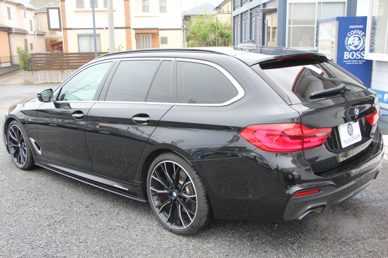 BMW 5シリーズ 530i ﾂｰﾘﾝｸﾞMｽﾎﾟｰﾂ ﾃﾞﾋﾞｭｰP 1ｵｰﾅ 252馬力 全ﾋｰﾀｰﾍﾞｰｼﾞｭ本革 ｿﾌﾄｸﾛｰｽﾞﾄﾞｱ HUD ｼﾞｪｽﾁｬｰC 追従ACC ｽﾃｱﾘﾝｸﾞｻﾎﾟｰﾄ ｵﾌﾟｼｮﾝ20AW LEDﾍｯﾄﾞﾗｲﾄ ｵｰﾄﾊｲﾋﾞｰﾑ ﾀｯﾁ画面HDDﾅﾋﾞTV 2年保証