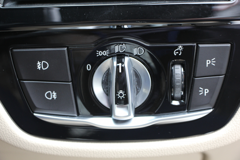 BMW 5シリーズ 530i ﾂｰﾘﾝｸﾞMｽﾎﾟｰﾂ ﾃﾞﾋﾞｭｰP 1ｵｰﾅ 252馬力 全ﾋｰﾀｰﾍﾞｰｼﾞｭ本革 ｿﾌﾄｸﾛｰｽﾞﾄﾞｱ HUD ｼﾞｪｽﾁｬｰC 追従ACC ｽﾃｱﾘﾝｸﾞｻﾎﾟｰﾄ ｵﾌﾟｼｮﾝ20AW LEDﾍｯﾄﾞﾗｲﾄ ｵｰﾄﾊｲﾋﾞｰﾑ ﾀｯﾁ画面HDDﾅﾋﾞTV 2年保証