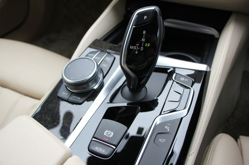 BMW 5シリーズ 530i ﾂｰﾘﾝｸﾞMｽﾎﾟｰﾂ ﾃﾞﾋﾞｭｰP 1ｵｰﾅ 252馬力 全ﾋｰﾀｰﾍﾞｰｼﾞｭ本革 ｿﾌﾄｸﾛｰｽﾞﾄﾞｱ HUD ｼﾞｪｽﾁｬｰC 追従ACC ｽﾃｱﾘﾝｸﾞｻﾎﾟｰﾄ ｵﾌﾟｼｮﾝ20AW LEDﾍｯﾄﾞﾗｲﾄ ｵｰﾄﾊｲﾋﾞｰﾑ ﾀｯﾁ画面HDDﾅﾋﾞTV 2年保証