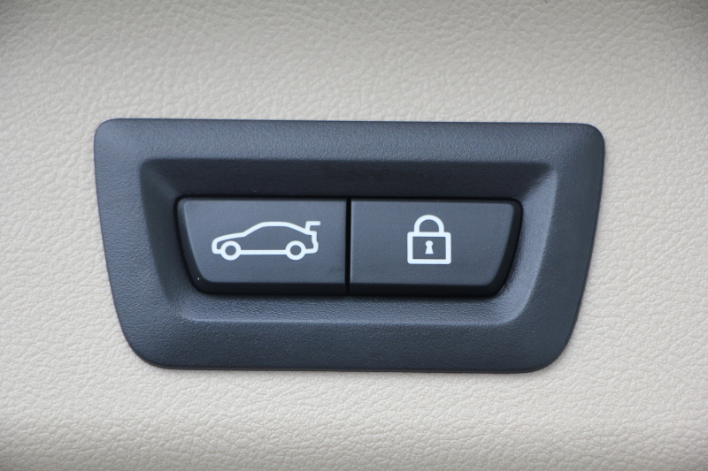 BMW 5シリーズ 530i ﾂｰﾘﾝｸﾞMｽﾎﾟｰﾂ ﾃﾞﾋﾞｭｰP 1ｵｰﾅ 252馬力 全ﾋｰﾀｰﾍﾞｰｼﾞｭ本革 ｿﾌﾄｸﾛｰｽﾞﾄﾞｱ HUD ｼﾞｪｽﾁｬｰC 追従ACC ｽﾃｱﾘﾝｸﾞｻﾎﾟｰﾄ ｵﾌﾟｼｮﾝ20AW LEDﾍｯﾄﾞﾗｲﾄ ｵｰﾄﾊｲﾋﾞｰﾑ ﾀｯﾁ画面HDDﾅﾋﾞTV 2年保証