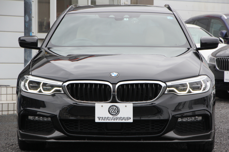BMW 5シリーズ 530i ﾂｰﾘﾝｸﾞMｽﾎﾟｰﾂ ﾃﾞﾋﾞｭｰP 1ｵｰﾅ 252馬力 全ﾋｰﾀｰﾍﾞｰｼﾞｭ本革 ｿﾌﾄｸﾛｰｽﾞﾄﾞｱ HUD ｼﾞｪｽﾁｬｰC 追従ACC ｽﾃｱﾘﾝｸﾞｻﾎﾟｰﾄ ｵﾌﾟｼｮﾝ20AW LEDﾍｯﾄﾞﾗｲﾄ ｵｰﾄﾊｲﾋﾞｰﾑ ﾀｯﾁ画面HDDﾅﾋﾞTV 2年保証