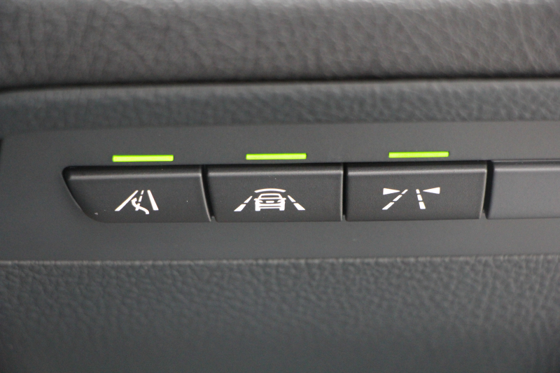 BMW 3シリーズ 320d Xdrive ｸﾞﾗﾝﾂｰﾘｽﾓ Mｽﾎﾟｰﾂ 後期LCI 追従ACC LEDﾍｯﾄﾞﾗｲﾄ&LEDﾃｰﾙ ﾚｰﾝﾁｪﾝｼﾞ警告 衝突軽減ﾌﾞﾚｰｷ 車線逸脱警告 歩行者警告 ｼｰﾄﾋｰﾀｰ ﾀｯﾁ画面HDDﾅﾋﾞBｶﾒﾗ TOPﾋﾞｭｰｶﾒﾗ ｻｲﾄﾞﾋﾞｭｰｶﾒﾗ ｱｲﾊﾞｯﾊｻｽ 2年保証