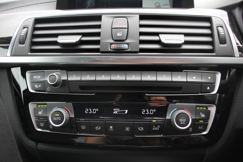 BMW 3シリーズ 320d Xdrive ｸﾞﾗﾝﾂｰﾘｽﾓ Mｽﾎﾟｰﾂ 後期LCI 追従ACC LEDﾍｯﾄﾞﾗｲﾄ&LEDﾃｰﾙ ﾚｰﾝﾁｪﾝｼﾞ警告 衝突軽減ﾌﾞﾚｰｷ 車線逸脱警告 歩行者警告 ｼｰﾄﾋｰﾀｰ ﾀｯﾁ画面HDDﾅﾋﾞBｶﾒﾗ TOPﾋﾞｭｰｶﾒﾗ ｻｲﾄﾞﾋﾞｭｰｶﾒﾗ ｱｲﾊﾞｯﾊｻｽ 2年保証