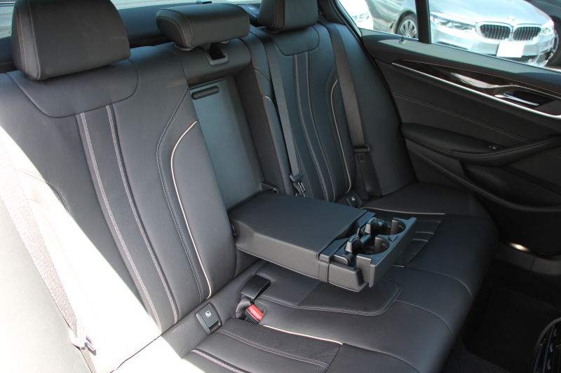 BMW 5シリーズ 523d Mｽﾎﾟｰﾂ ﾊｲﾗｲﾝ 1ｵｰﾅ 全ﾋｰﾀｰ黒革 HUD 新ﾃﾞｻﾞｲﾝ液晶ﾒｰﾀｰ LEDﾍｯﾄﾞﾗｲﾄ ｵｰﾄﾊｲﾋﾞｰﾑ 追従ACC ﾚｰﾝﾁｪﾝｼﾞ警告 ｽﾃｱﾘﾝｸﾞｻﾎﾟｰﾄ 電動ﾄﾗﾝｸ ﾀｯﾁ画面HDDﾅﾋﾞTV 360度ｶﾒﾗ 専用ｴｱﾛ 19AW 2年保証