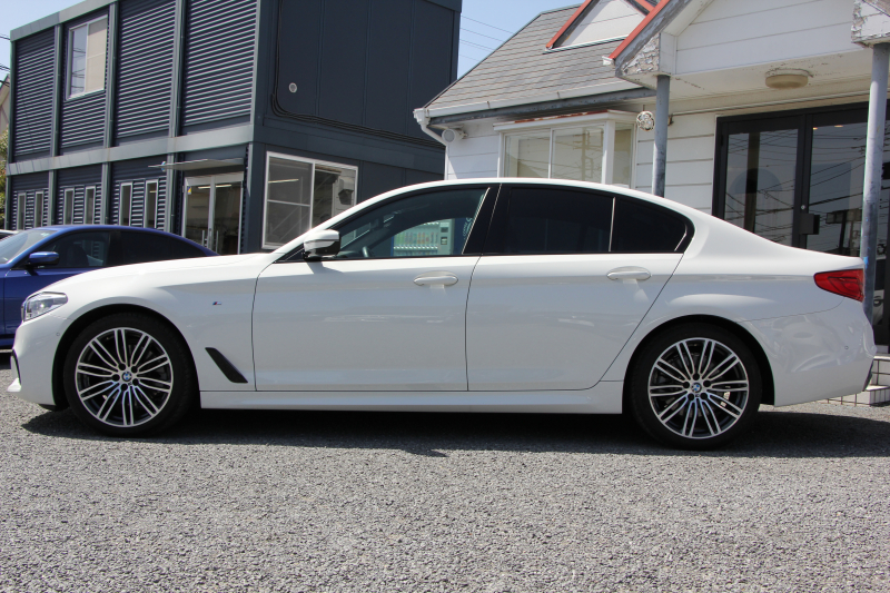 BMW 5シリーズ 523d Mｽﾎﾟｰﾂ ﾊｲﾗｲﾝ 1ｵｰﾅ 全ﾋｰﾀｰ黒革 HUD 新ﾃﾞｻﾞｲﾝ液晶ﾒｰﾀｰ LEDﾍｯﾄﾞﾗｲﾄ ｵｰﾄﾊｲﾋﾞｰﾑ 追従ACC ﾚｰﾝﾁｪﾝｼﾞ警告 ｽﾃｱﾘﾝｸﾞｻﾎﾟｰﾄ 電動ﾄﾗﾝｸ ﾀｯﾁ画面HDDﾅﾋﾞTV 360度ｶﾒﾗ 専用ｴｱﾛ 19AW 2年保証