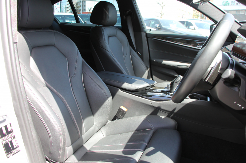 BMW 5シリーズ 523d Mｽﾎﾟｰﾂ ﾊｲﾗｲﾝ 1ｵｰﾅ 全ﾋｰﾀｰ黒革 HUD 新ﾃﾞｻﾞｲﾝ液晶ﾒｰﾀｰ LEDﾍｯﾄﾞﾗｲﾄ ｵｰﾄﾊｲﾋﾞｰﾑ 追従ACC ﾚｰﾝﾁｪﾝｼﾞ警告 ｽﾃｱﾘﾝｸﾞｻﾎﾟｰﾄ 電動ﾄﾗﾝｸ ﾀｯﾁ画面HDDﾅﾋﾞTV 360度ｶﾒﾗ 専用ｴｱﾛ 19AW 2年保証