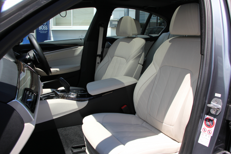 BMW 5シリーズ 540i Xdrive Mｽﾎﾟｰﾂ 4WD 1ｵｰﾅ ｻﾝﾙｰﾌ ﾅｲﾄﾋﾞｼﾞｮﾝ 直6ﾀｰﾎﾞ340馬力 DDCｻｽ ｺﾝﾌｫｰﾄ&ｲﾉﾍﾞｰｼｮﾝP ｱｲﾎﾞﾘｰﾚｻﾞｰ 全ﾋｰﾀｰ ﾏｯｻｰｼﾞﾍﾞﾝﾁﾚｰﾀｰ ﾃﾞｨｽﾌﾟﾚｲｷｰ ﾘﾓｰﾄP ﾊｰﾏﾝｶｰﾄﾞﾝ 液晶ﾒｰﾀｰ HUD 追ACC LED/H ﾀｯﾁ画面ﾅﾋﾞ2年保証