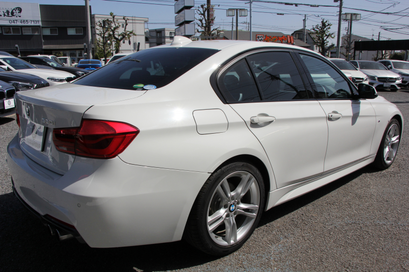 BMW 3シリーズ 320i Mｽﾎﾟｰﾂ 後期LCI 変更後新ｴﾝｼﾞﾝ ﾚﾑｽﾏﾌﾗｰ LEDﾍｯﾄﾞﾗｲﾄ&ﾃｰﾙ 追従ACC 衝突軽減ﾌﾞﾚｰｷ 車線逸脱警告 歩行者警告 ﾀｯﾁﾊﾟｯﾄﾞ対応HDDﾅﾋﾞBｶﾒﾗ ｽﾏｰﾄｷｰ Bluetooth接続 ﾊﾟﾄﾞﾙｼﾌﾄ 2年保証