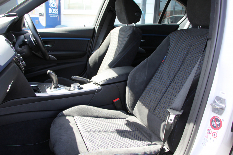 BMW 3シリーズ 320i Mｽﾎﾟｰﾂ 後期LCI 変更後新ｴﾝｼﾞﾝ ﾚﾑｽﾏﾌﾗｰ LEDﾍｯﾄﾞﾗｲﾄ&ﾃｰﾙ 追従ACC 衝突軽減ﾌﾞﾚｰｷ 車線逸脱警告 歩行者警告 ﾀｯﾁﾊﾟｯﾄﾞ対応HDDﾅﾋﾞBｶﾒﾗ ｽﾏｰﾄｷｰ Bluetooth接続 ﾊﾟﾄﾞﾙｼﾌﾄ 2年保証