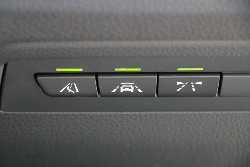 BMW 3シリーズ 320i Mｽﾎﾟｰﾂ 後期LCI 変更後新ｴﾝｼﾞﾝ ﾚﾑｽﾏﾌﾗｰ LEDﾍｯﾄﾞﾗｲﾄ&ﾃｰﾙ 追従ACC 衝突軽減ﾌﾞﾚｰｷ 車線逸脱警告 歩行者警告 ﾀｯﾁﾊﾟｯﾄﾞ対応HDDﾅﾋﾞBｶﾒﾗ ｽﾏｰﾄｷｰ Bluetooth接続 ﾊﾟﾄﾞﾙｼﾌﾄ 2年保証