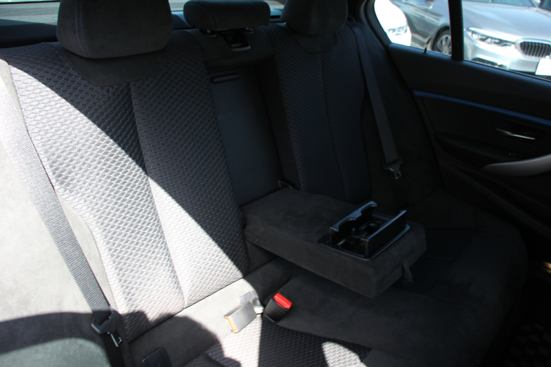 BMW 3シリーズ 320i Mｽﾎﾟｰﾂ 後期LCI 変更後新ｴﾝｼﾞﾝ ﾚﾑｽﾏﾌﾗｰ LEDﾍｯﾄﾞﾗｲﾄ&ﾃｰﾙ 追従ACC 衝突軽減ﾌﾞﾚｰｷ 車線逸脱警告 歩行者警告 ﾀｯﾁﾊﾟｯﾄﾞ対応HDDﾅﾋﾞBｶﾒﾗ ｽﾏｰﾄｷｰ Bluetooth接続 ﾊﾟﾄﾞﾙｼﾌﾄ 2年保証