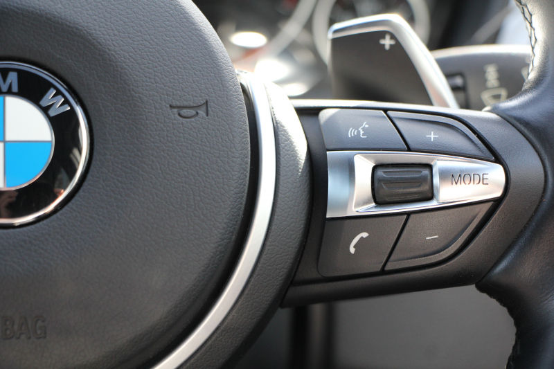 BMW 3シリーズ 320i Mｽﾎﾟｰﾂ 後期LCI 変更後新ｴﾝｼﾞﾝ ﾚﾑｽﾏﾌﾗｰ LEDﾍｯﾄﾞﾗｲﾄ&ﾃｰﾙ 追従ACC 衝突軽減ﾌﾞﾚｰｷ 車線逸脱警告 歩行者警告 ﾀｯﾁﾊﾟｯﾄﾞ対応HDDﾅﾋﾞBｶﾒﾗ ｽﾏｰﾄｷｰ Bluetooth接続 ﾊﾟﾄﾞﾙｼﾌﾄ 2年保証