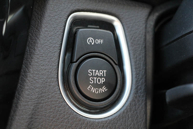 BMW 3シリーズ 320i Mｽﾎﾟｰﾂ 後期LCI 変更後新ｴﾝｼﾞﾝ ﾚﾑｽﾏﾌﾗｰ LEDﾍｯﾄﾞﾗｲﾄ&ﾃｰﾙ 追従ACC 衝突軽減ﾌﾞﾚｰｷ 車線逸脱警告 歩行者警告 ﾀｯﾁﾊﾟｯﾄﾞ対応HDDﾅﾋﾞBｶﾒﾗ ｽﾏｰﾄｷｰ Bluetooth接続 ﾊﾟﾄﾞﾙｼﾌﾄ 2年保証