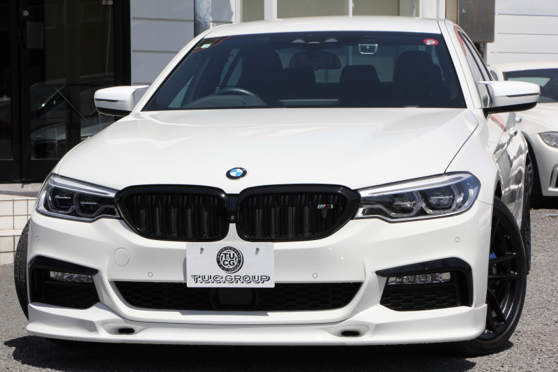 BMW 5シリーズ 530i Mｽﾎﾟｰﾂ 高出力 252馬力 3Dﾃﾞｻﾞｲﾝｴｱﾛ 液晶ﾒｰﾀｰ 全ﾋｰﾀｰ黒革 追従ACC HUD ｽﾃｱﾘﾝｸﾞｻﾎﾟｰﾄ ﾀｯﾁ画面ﾅﾋﾞTV 360度ﾊﾟﾉﾗﾏｶﾒﾗ ｱｸﾃｨﾌﾞPDC緊急ﾌﾞﾚｰｷ LEDﾍｯﾄﾞﾗｲﾄ ｵｰﾄﾊｲﾋﾞｰﾑ 電動ﾄﾗﾝｸ 2年保証