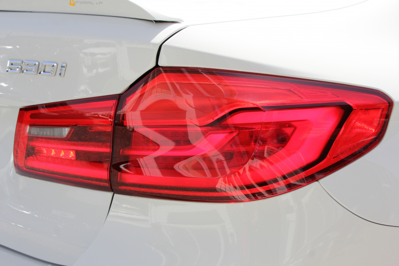 BMW 5シリーズ 530i Mｽﾎﾟｰﾂ 高出力 252馬力 3Dﾃﾞｻﾞｲﾝｴｱﾛ 液晶ﾒｰﾀｰ 全ﾋｰﾀｰ黒革 追従ACC HUD ｽﾃｱﾘﾝｸﾞｻﾎﾟｰﾄ ﾀｯﾁ画面ﾅﾋﾞTV 360度ﾊﾟﾉﾗﾏｶﾒﾗ ｱｸﾃｨﾌﾞPDC緊急ﾌﾞﾚｰｷ LEDﾍｯﾄﾞﾗｲﾄ ｵｰﾄﾊｲﾋﾞｰﾑ 電動ﾄﾗﾝｸ 2年保証