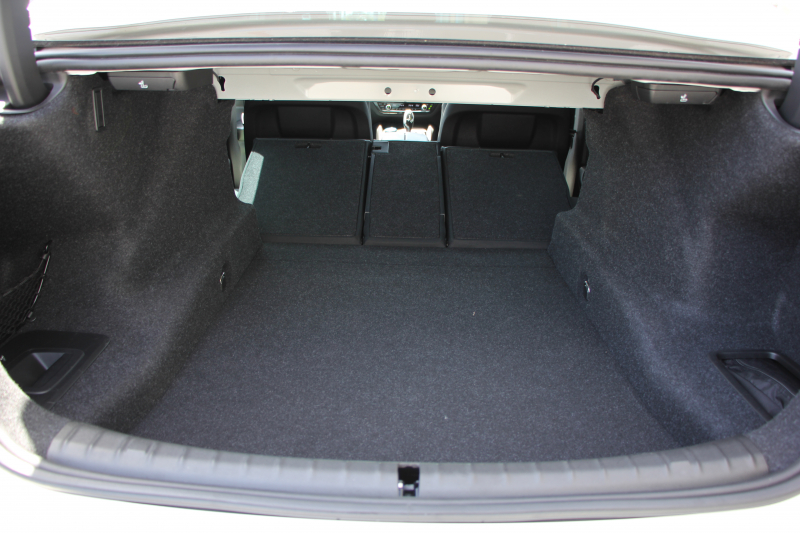 BMW 5シリーズ 530i Mｽﾎﾟｰﾂ 高出力 252馬力 3Dﾃﾞｻﾞｲﾝｴｱﾛ 液晶ﾒｰﾀｰ 全ﾋｰﾀｰ黒革 追従ACC HUD ｽﾃｱﾘﾝｸﾞｻﾎﾟｰﾄ ﾀｯﾁ画面ﾅﾋﾞTV 360度ﾊﾟﾉﾗﾏｶﾒﾗ ｱｸﾃｨﾌﾞPDC緊急ﾌﾞﾚｰｷ LEDﾍｯﾄﾞﾗｲﾄ ｵｰﾄﾊｲﾋﾞｰﾑ 電動ﾄﾗﾝｸ 2年保証