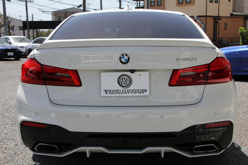 BMW 5シリーズ 530i Mｽﾎﾟｰﾂ 高出力 252馬力 3Dﾃﾞｻﾞｲﾝｴｱﾛ 液晶ﾒｰﾀｰ 全ﾋｰﾀｰ黒革 追従ACC HUD ｽﾃｱﾘﾝｸﾞｻﾎﾟｰﾄ ﾀｯﾁ画面ﾅﾋﾞTV 360度ﾊﾟﾉﾗﾏｶﾒﾗ ｱｸﾃｨﾌﾞPDC緊急ﾌﾞﾚｰｷ LEDﾍｯﾄﾞﾗｲﾄ ｵｰﾄﾊｲﾋﾞｰﾑ 電動ﾄﾗﾝｸ 2年保証