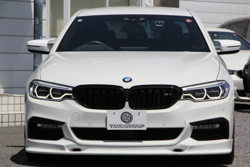 BMW 5シリーズ 530i Mｽﾎﾟｰﾂ 高出力 252馬力 3Dﾃﾞｻﾞｲﾝｴｱﾛ 液晶ﾒｰﾀｰ 全ﾋｰﾀｰ黒革 追従ACC HUD ｽﾃｱﾘﾝｸﾞｻﾎﾟｰﾄ ﾀｯﾁ画面ﾅﾋﾞTV 360度ﾊﾟﾉﾗﾏｶﾒﾗ ｱｸﾃｨﾌﾞPDC緊急ﾌﾞﾚｰｷ LEDﾍｯﾄﾞﾗｲﾄ ｵｰﾄﾊｲﾋﾞｰﾑ 電動ﾄﾗﾝｸ 2年保証