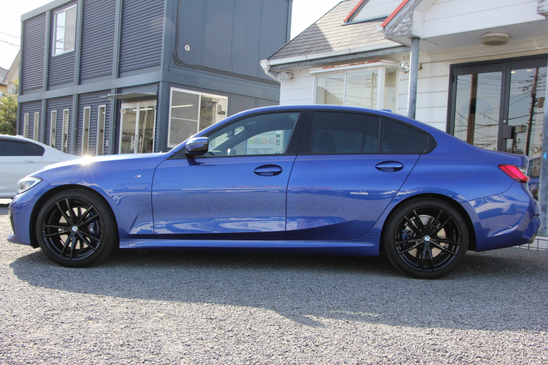 BMW 3シリーズ 330i Mｽﾎﾟｰﾂ 高出力 258馬力 ｲﾉﾍﾞｰｼｮﾝ&ｺﾝﾌｫｰﾄ&ﾃﾞﾋﾞｭｰP ﾚｰｻﾞｰLEDﾗｲﾄ HUD ｼﾞｪｽﾁｬｰC ﾋｰﾀｰ黒革 Pｱｼｽﾄ+ 360度ｶﾒﾗ BMWﾗｲﾌﾞｺｯｸﾋﾟｯﾄﾞApplecarplay ｽﾃｱﾘﾝｸﾞｱｼｽﾄ 追従ACC 電動ﾄﾗﾝｸ 2年保証