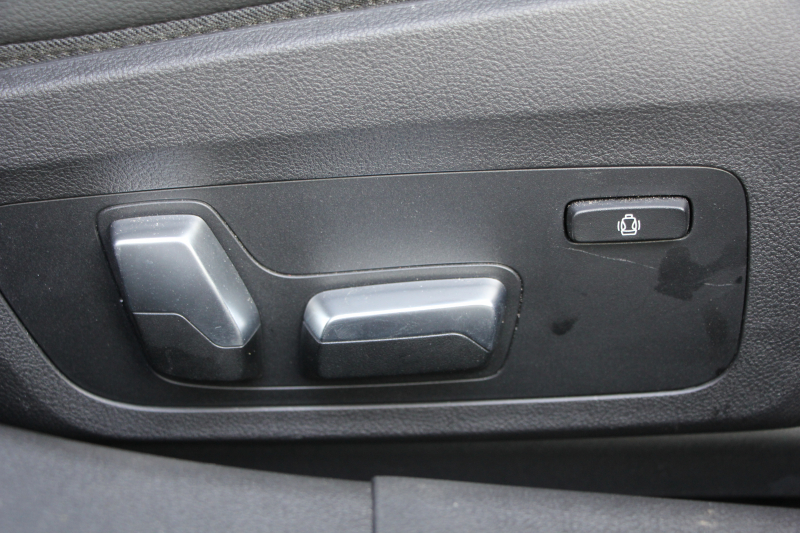 BMW 3シリーズ 330i Mｽﾎﾟｰﾂ 高出力 258馬力 ｲﾉﾍﾞｰｼｮﾝ&ｺﾝﾌｫｰﾄ&ﾃﾞﾋﾞｭｰP ﾚｰｻﾞｰLEDﾗｲﾄ HUD ｼﾞｪｽﾁｬｰC ﾋｰﾀｰ黒革 Pｱｼｽﾄ+ 360度ｶﾒﾗ BMWﾗｲﾌﾞｺｯｸﾋﾟｯﾄﾞApplecarplay ｽﾃｱﾘﾝｸﾞｱｼｽﾄ 追従ACC 電動ﾄﾗﾝｸ 2年保証