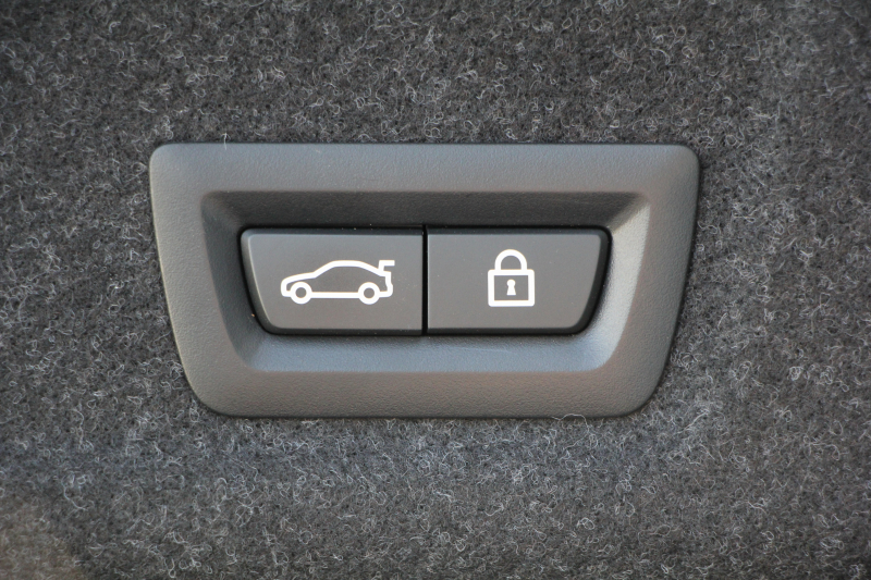 BMW 3シリーズ 330i Mｽﾎﾟｰﾂ 高出力 258馬力 ｲﾉﾍﾞｰｼｮﾝ&ｺﾝﾌｫｰﾄ&ﾃﾞﾋﾞｭｰP ﾚｰｻﾞｰLEDﾗｲﾄ HUD ｼﾞｪｽﾁｬｰC ﾋｰﾀｰ黒革 Pｱｼｽﾄ+ 360度ｶﾒﾗ BMWﾗｲﾌﾞｺｯｸﾋﾟｯﾄﾞApplecarplay ｽﾃｱﾘﾝｸﾞｱｼｽﾄ 追従ACC 電動ﾄﾗﾝｸ 2年保証