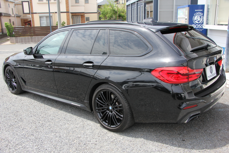 BMW 5シリーズ 523d ﾂｰﾘﾝｸﾞｴﾃﾞｨｼｮﾝﾐｯｼｮﾝｲﾝﾎﾟｯｼﾌﾞﾙ 特別仕様車 ﾅｲﾄﾌﾞﾙｰﾚｻﾞｰ HUD ﾊｰﾏﾝｶｰﾄﾞﾝ 追従ACC ｽﾃｱﾘﾝｸﾞｻﾎﾟｰﾄ ﾀｯﾁ画面HDDﾅﾋﾞTV LEDﾍｯﾄﾞﾗｲﾄ ｵｰﾄﾊｲﾋﾞｰﾑ 電動ﾘｱｹﾞｰﾄ 360度ｶﾒﾗ 全席ﾋｰﾀｰ ﾌﾞﾗｯｸ19AW 2年保証