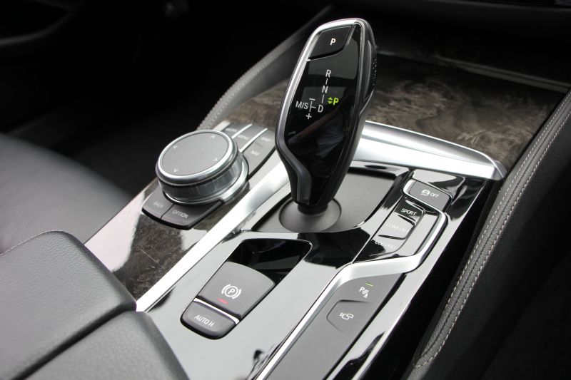 BMW 5シリーズ 530i ﾂｰﾘﾝｸﾞMｽﾎﾟｰﾂ ｾﾚｸﾄP 1ｵｰﾅ ﾊﾟﾉﾗﾏｻﾝR ﾊｰﾏﾝｶｰﾄﾞﾝ 4ｿﾞｰﾝAC 252馬力 全ﾋｰﾀｰ黒革 HUD 追従ACC ｽﾃｱﾘﾝｸﾞｻﾎﾟｰﾄ 液晶ﾒｰﾀｰ LEDﾍｯﾄﾞﾗｲﾄ ｵｰﾄﾊｲﾋﾞｰﾑ Pｱｼｽﾄﾌﾟﾗｽ ﾀｯﾁ画面ﾅﾋﾞ電動ﾄﾗﾝｸ 19AW Mｽﾎﾟｰﾂﾌﾞﾚｰｷ 2年保証