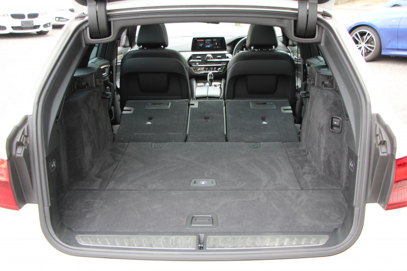 BMW 5シリーズ 530i ﾂｰﾘﾝｸﾞMｽﾎﾟｰﾂ ｾﾚｸﾄP 1ｵｰﾅ ﾊﾟﾉﾗﾏｻﾝR ﾊｰﾏﾝｶｰﾄﾞﾝ 4ｿﾞｰﾝAC 252馬力 全ﾋｰﾀｰ黒革 HUD 追従ACC ｽﾃｱﾘﾝｸﾞｻﾎﾟｰﾄ 液晶ﾒｰﾀｰ LEDﾍｯﾄﾞﾗｲﾄ ｵｰﾄﾊｲﾋﾞｰﾑ Pｱｼｽﾄﾌﾟﾗｽ ﾀｯﾁ画面ﾅﾋﾞ電動ﾄﾗﾝｸ 19AW Mｽﾎﾟｰﾂﾌﾞﾚｰｷ 2年保証