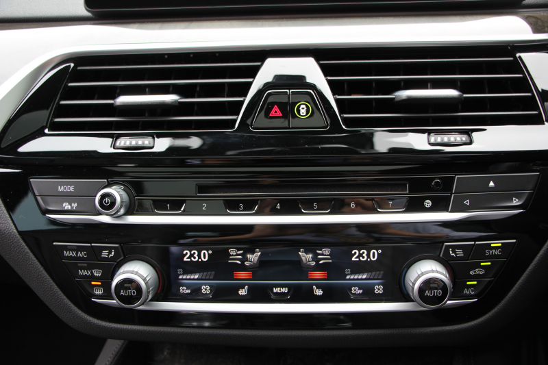 BMW 5シリーズ 530i ﾂｰﾘﾝｸﾞMｽﾎﾟｰﾂ ｾﾚｸﾄP 1ｵｰﾅ ﾊﾟﾉﾗﾏｻﾝR ﾊｰﾏﾝｶｰﾄﾞﾝ 4ｿﾞｰﾝAC 252馬力 全ﾋｰﾀｰ黒革 HUD 追従ACC ｽﾃｱﾘﾝｸﾞｻﾎﾟｰﾄ 液晶ﾒｰﾀｰ LEDﾍｯﾄﾞﾗｲﾄ ｵｰﾄﾊｲﾋﾞｰﾑ Pｱｼｽﾄﾌﾟﾗｽ ﾀｯﾁ画面ﾅﾋﾞ電動ﾄﾗﾝｸ 19AW Mｽﾎﾟｰﾂﾌﾞﾚｰｷ 2年保証